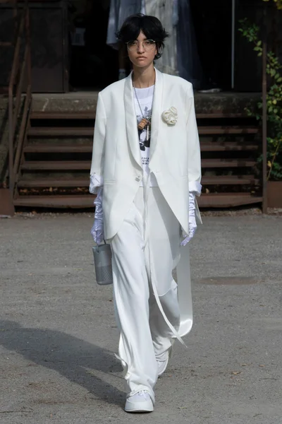 Look 1